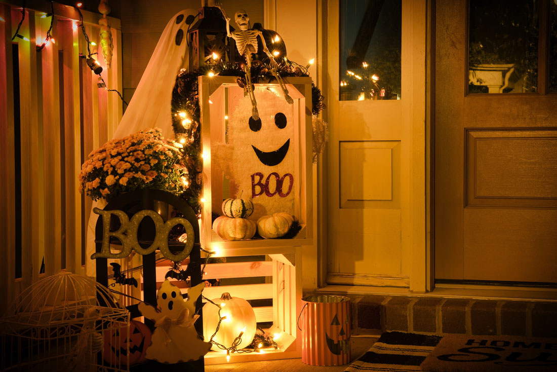 Halloween decorations at the front door. 